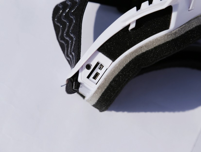 1080P  HD Camera with Ski-Sunglass Goggles with Black Double Anti-Fog Lens for Ski/Transparent Lens for Moto Battery Built-in